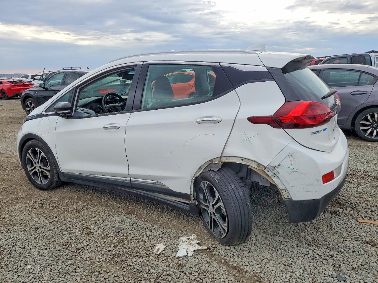 2017 CHEVROLET BOLT EV PREMIER photo 2