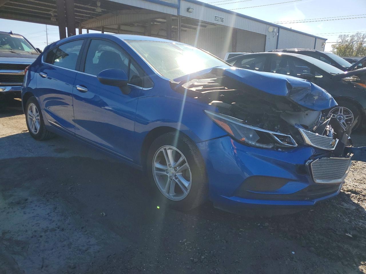 2017 CHEVROLET CRUZE LT photo 4