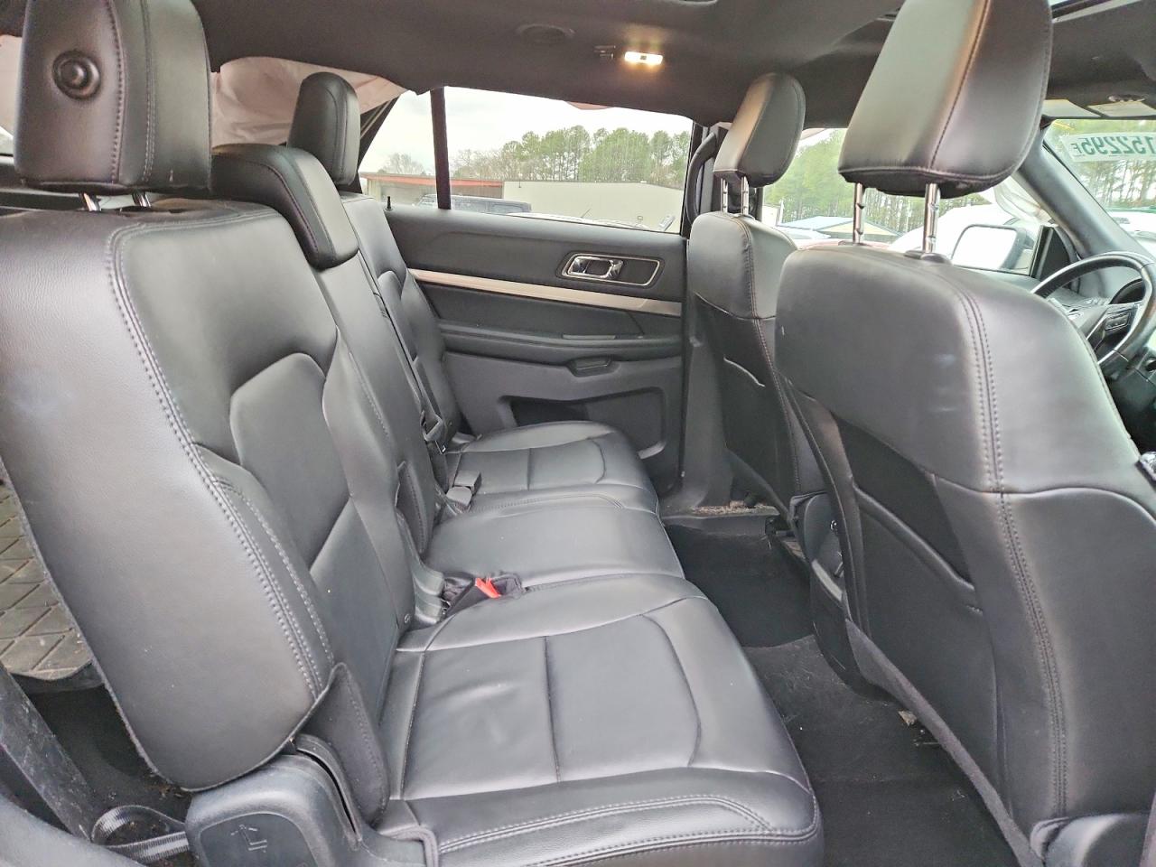 2018 FORD EXPLORER XLT photo 11