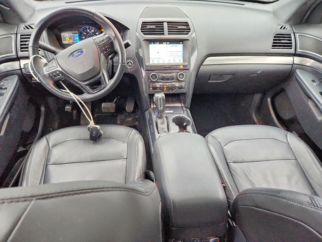 2018 FORD EXPLORER XLT photo 8