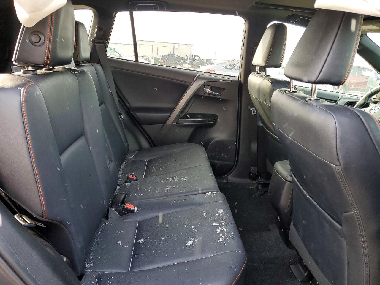 2016 TOYOTA RAV4 SE photo 19