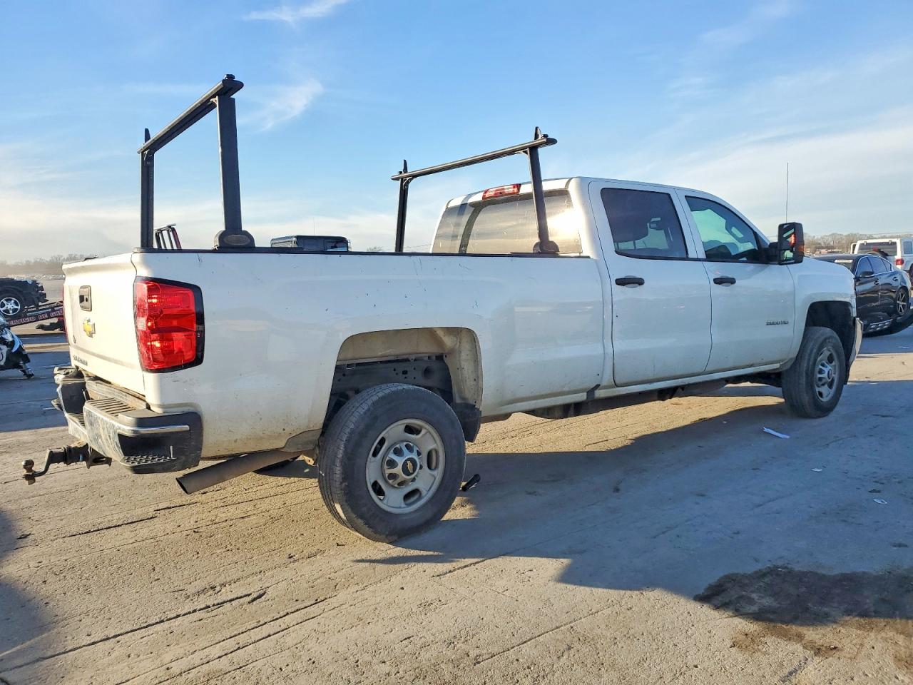 2018 CHEVROLET SILVERADO C2500 HEAVY DUTY photo 3