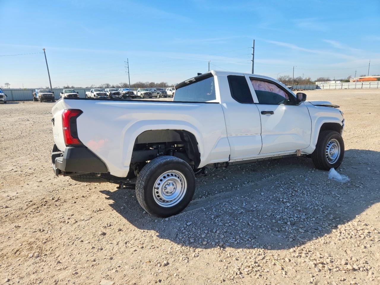 2025 TOYOTA TACOMA XTRACAB photo 3