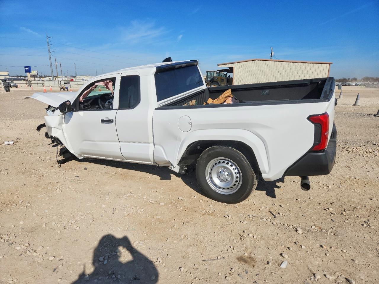 2025 TOYOTA TACOMA XTRACAB photo 2