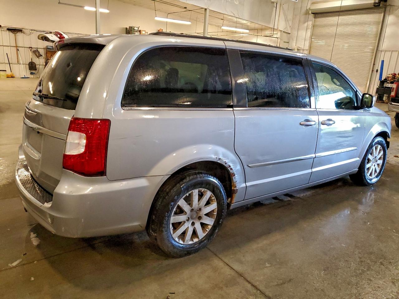 2015 CHRYSLER TOWN & COUNTRY TOURING photo 3