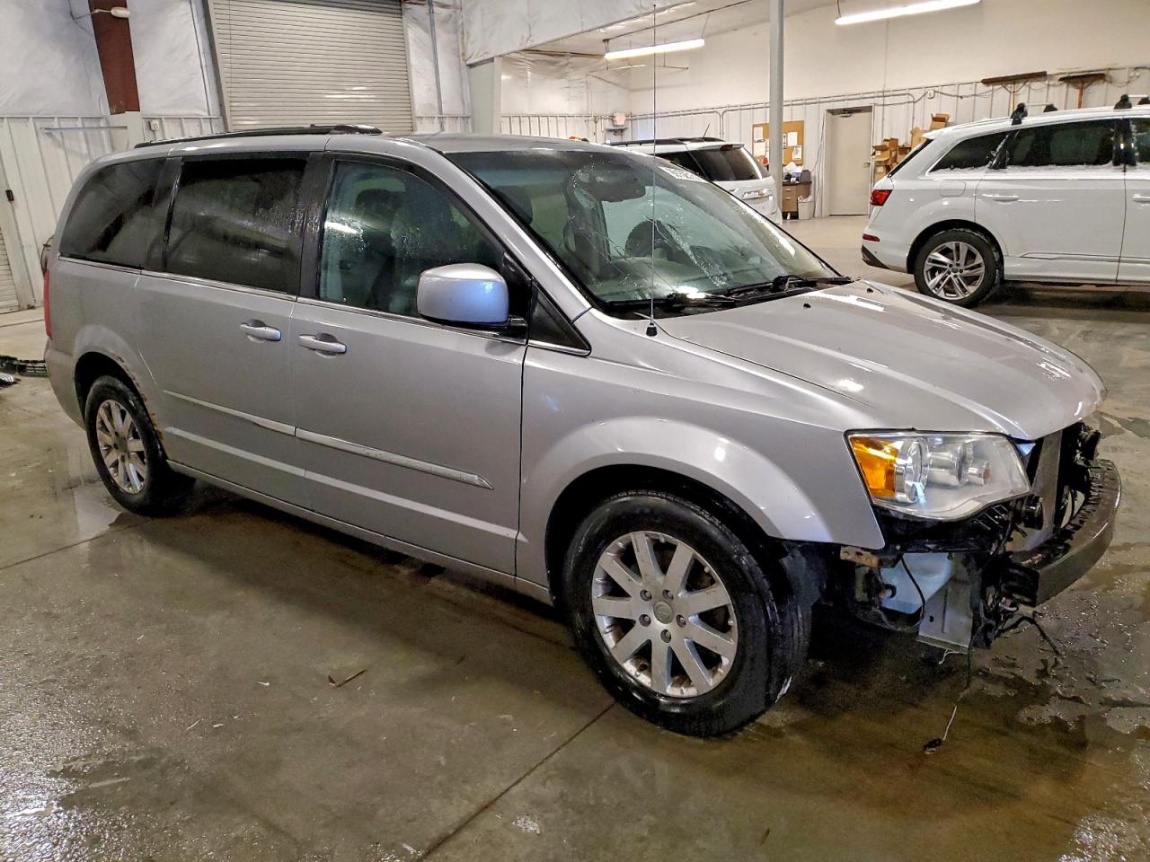 2015 CHRYSLER TOWN & COUNTRY TOURING photo 4
