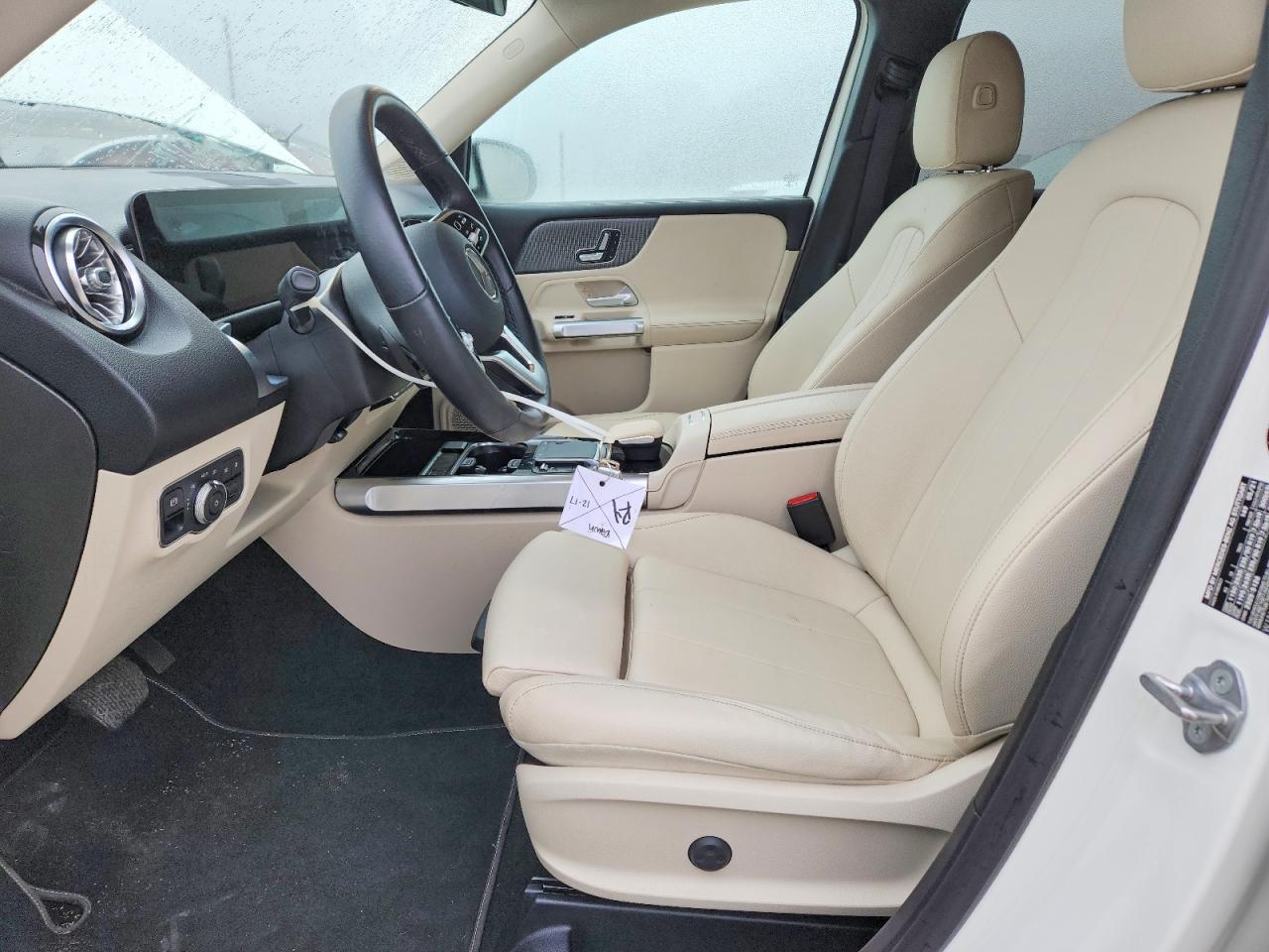 2021 MERCEDES-BENZ GLB 250 photo 13