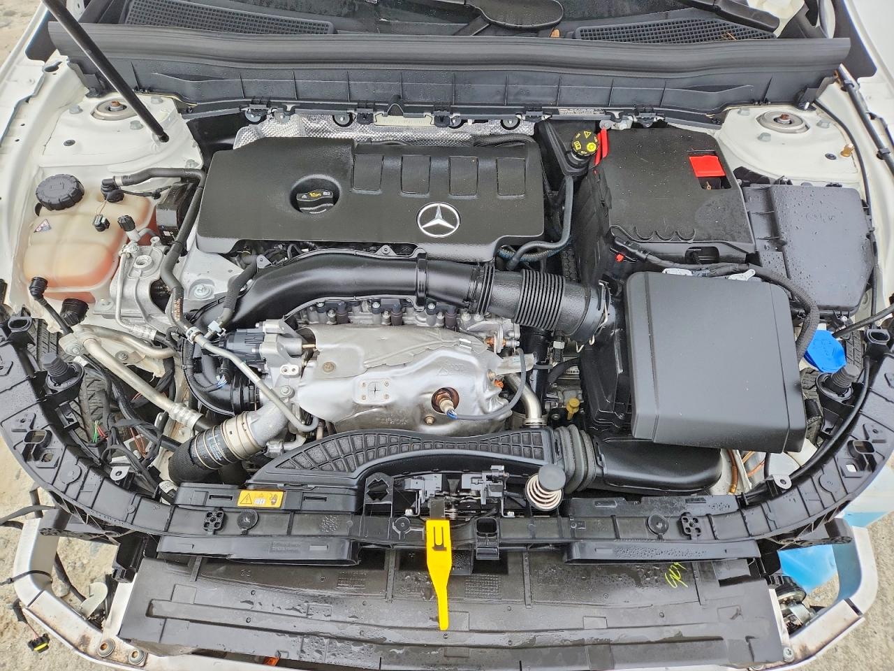 2021 MERCEDES-BENZ GLB 250 photo 23