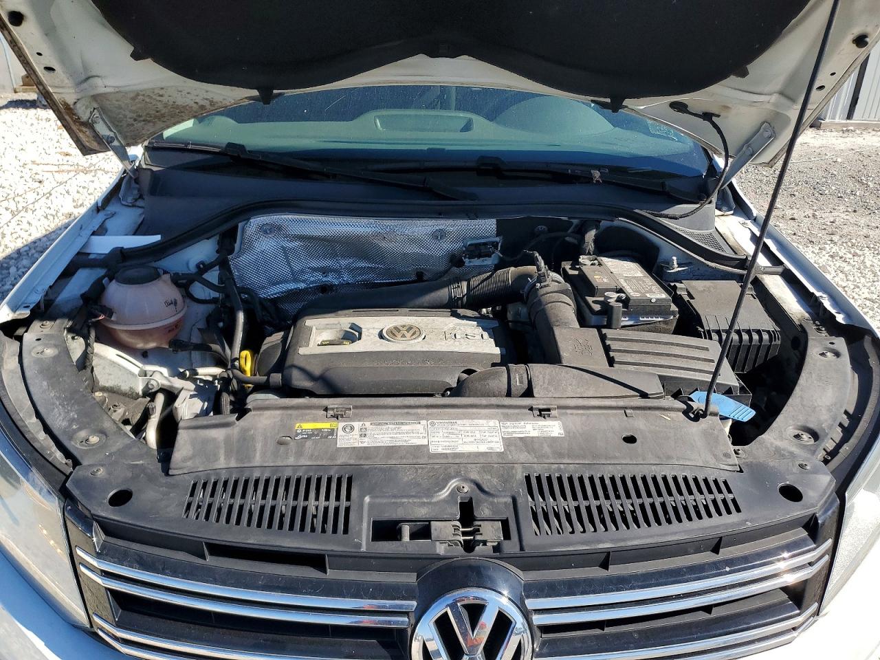 2017 VOLKSWAGEN TIGUAN S photo 12