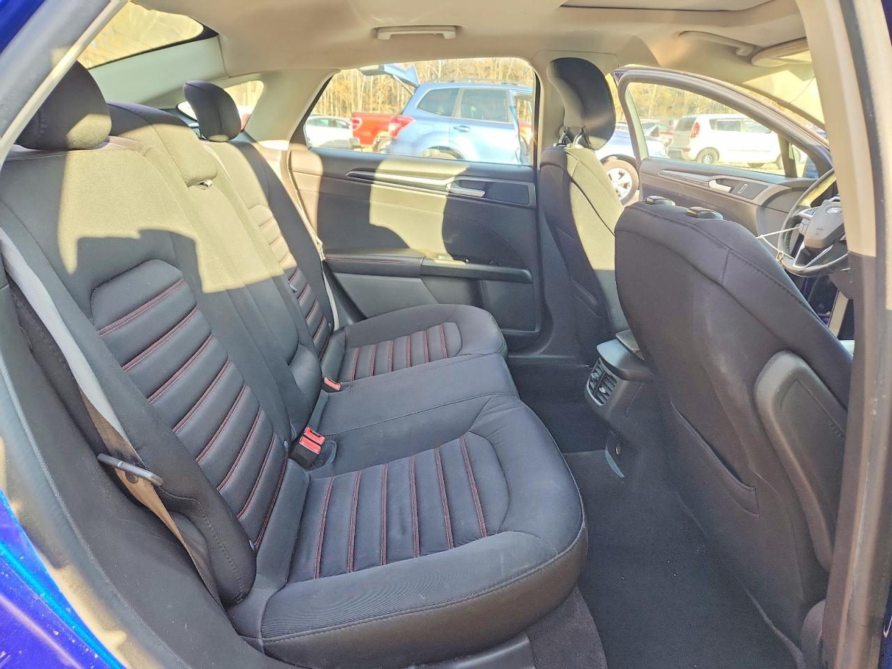 2014 FORD FUSION SE photo 19