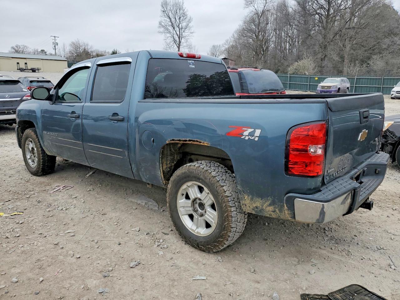 2009 CHEVROLET SILVERADO K1500 LT photo 2