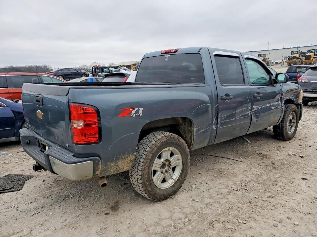 2009 CHEVROLET SILVERADO K1500 LT photo 3