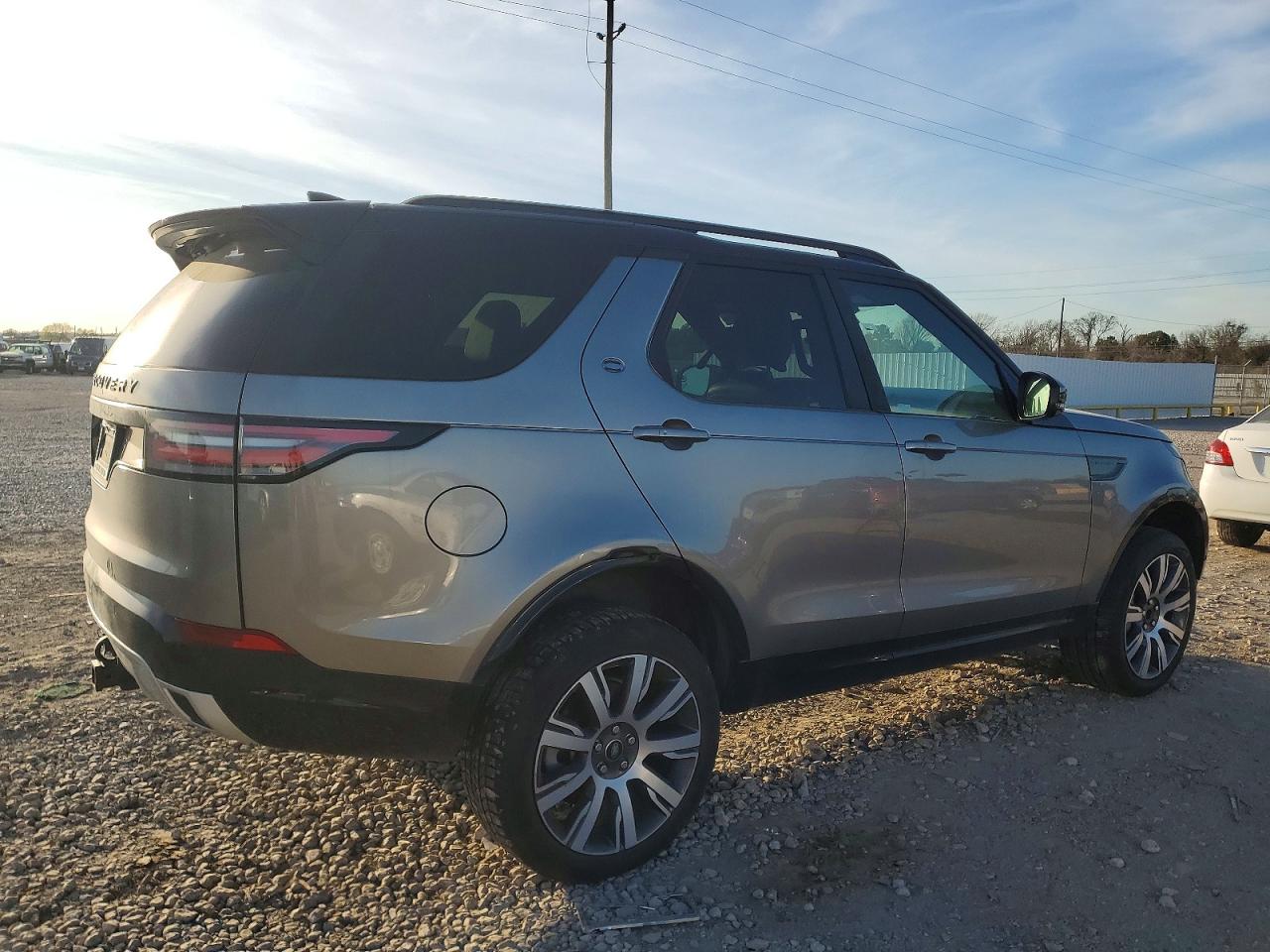 2019 LAND ROVER DISCOVERY HSE photo 3