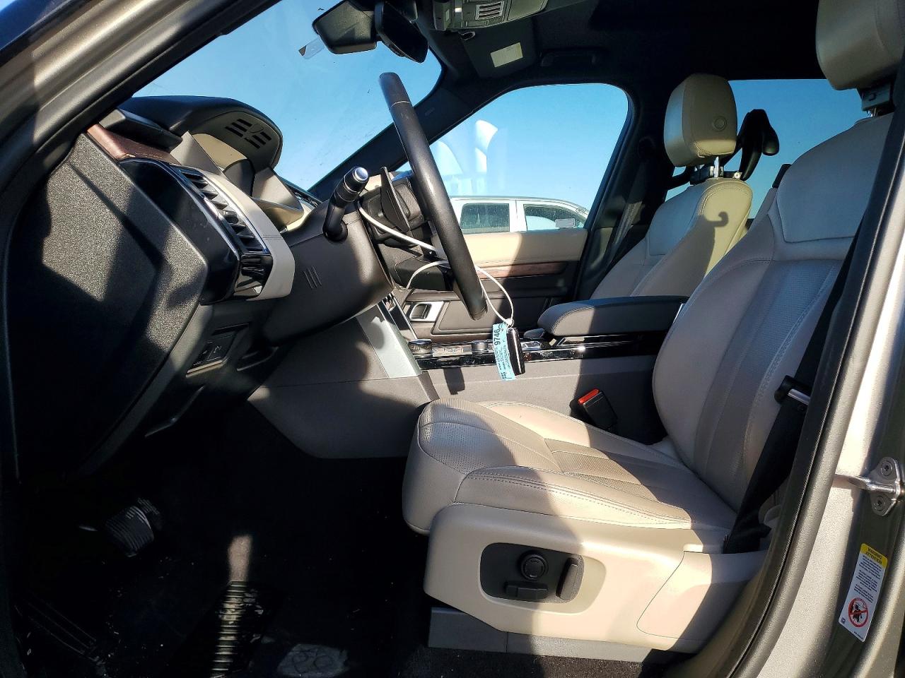 2019 LAND ROVER DISCOVERY HSE photo 7