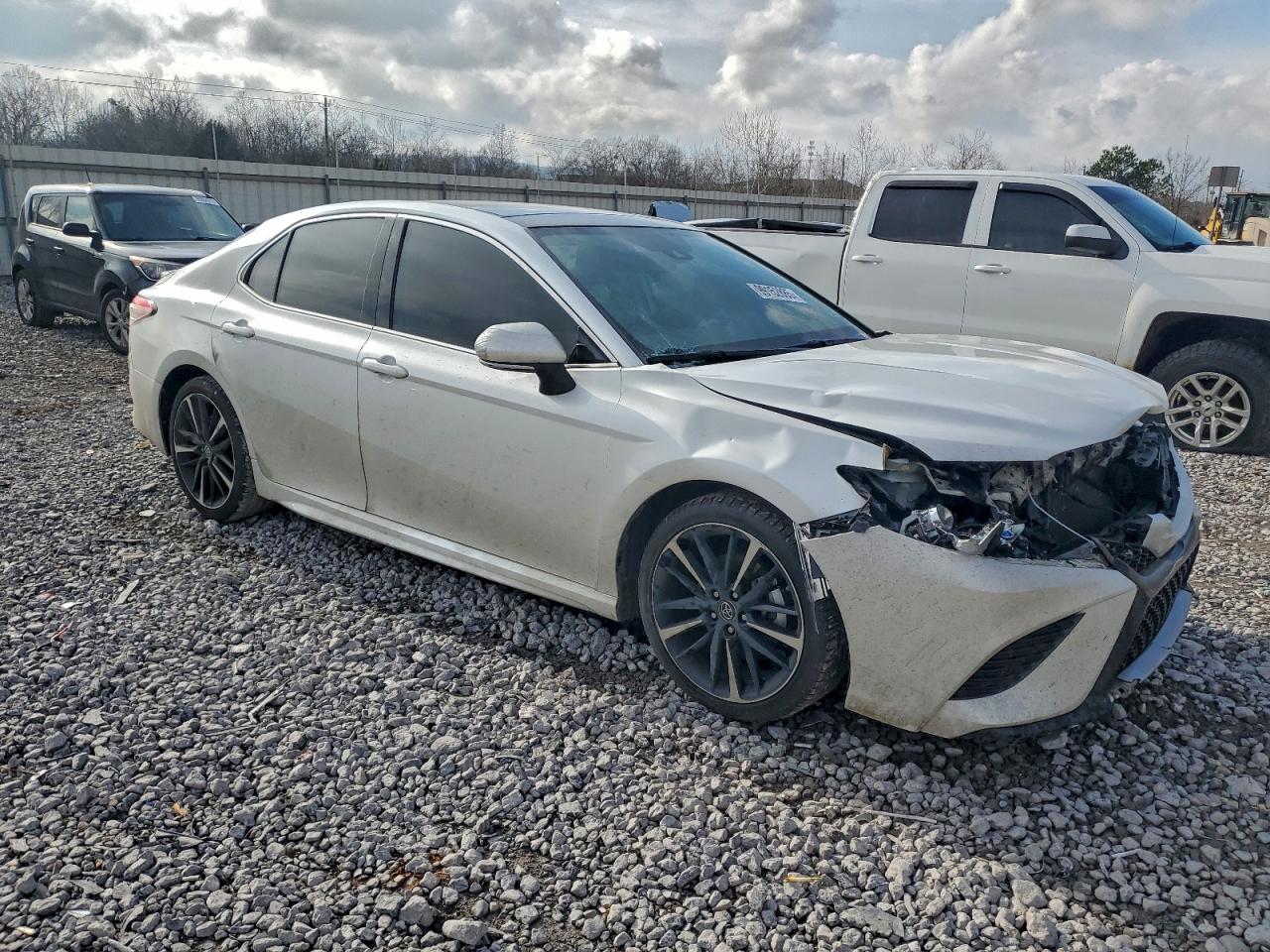 2019 TOYOTA CAMRY XSE photo 4