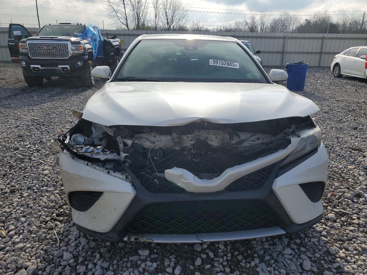 2019 TOYOTA CAMRY XSE photo 5