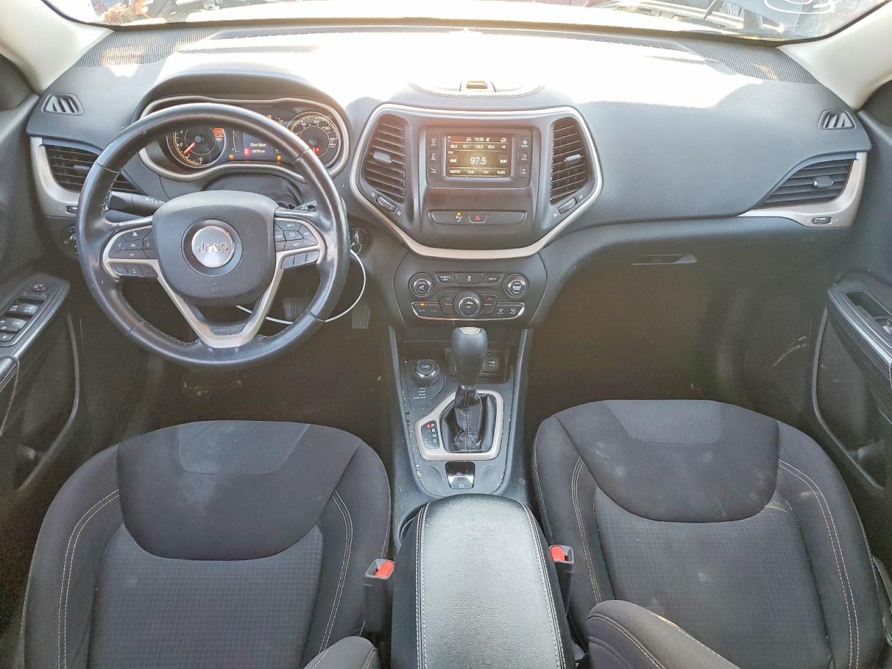 2016 JEEP CHEROKEE LATITUDE photo 8