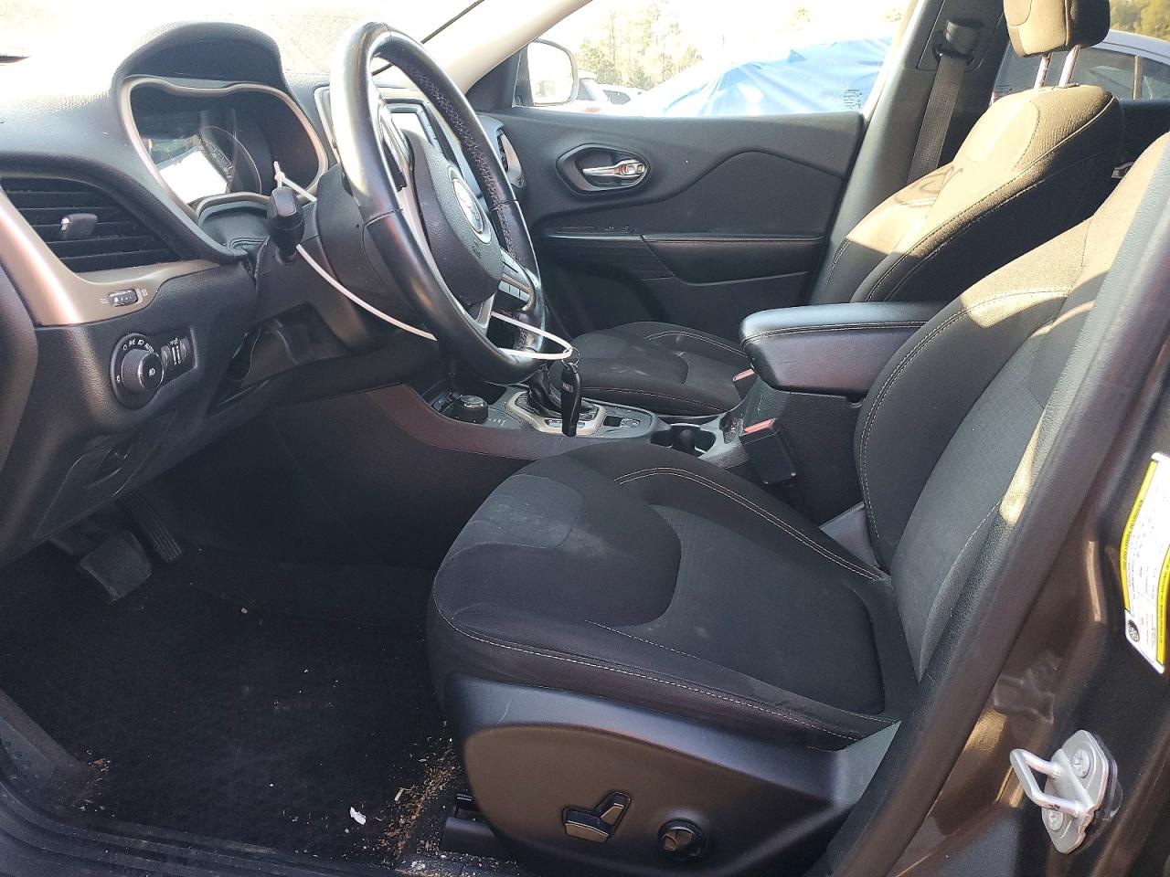 2016 JEEP CHEROKEE LATITUDE photo 7