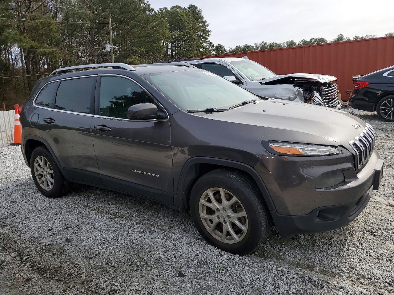 2016 JEEP CHEROKEE LATITUDE photo 4