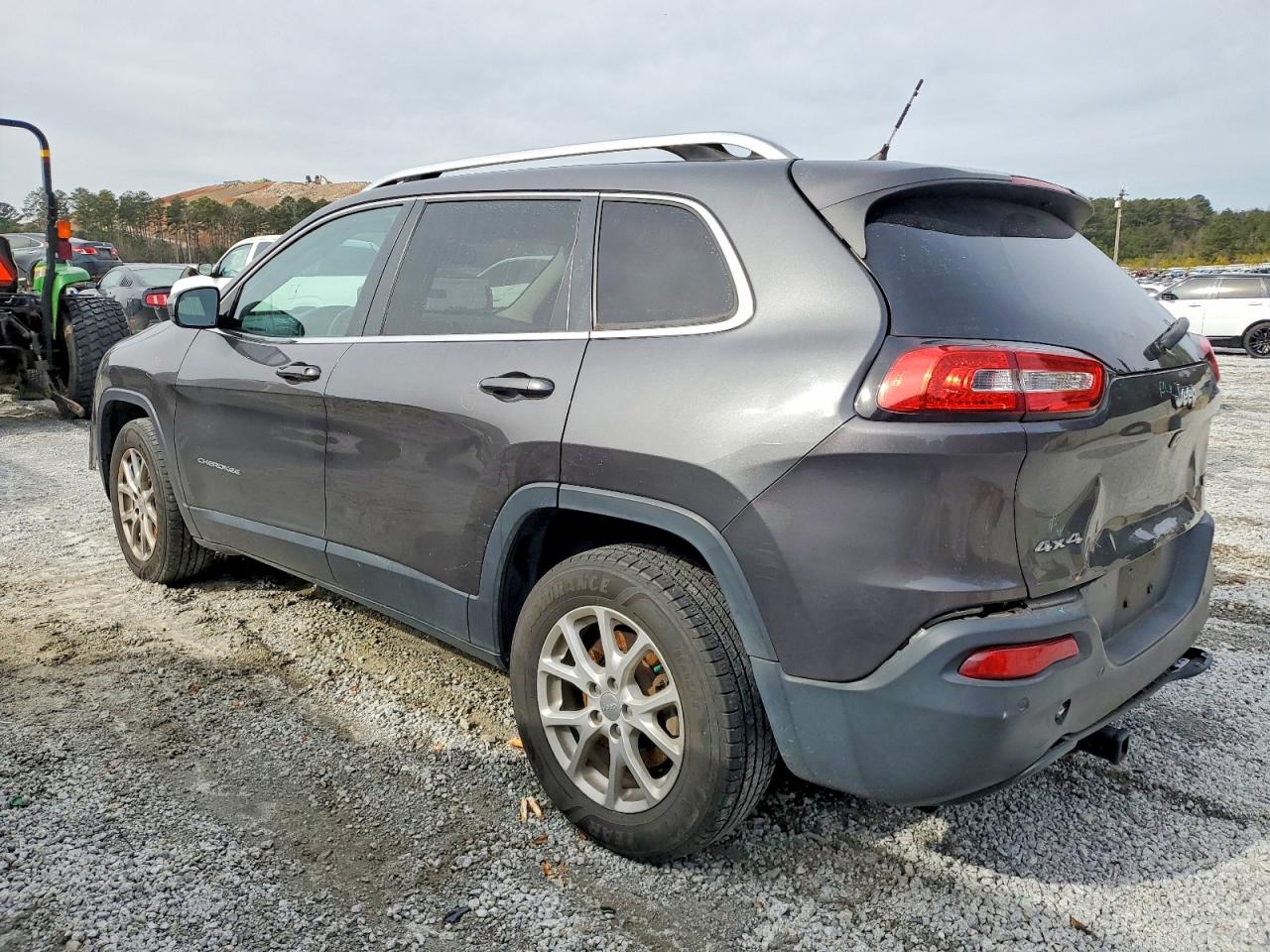 2016 JEEP CHEROKEE LATITUDE photo 2