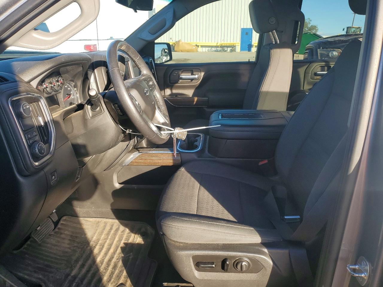 2020 CHEVROLET SILVERADO C1500 RST photo 7