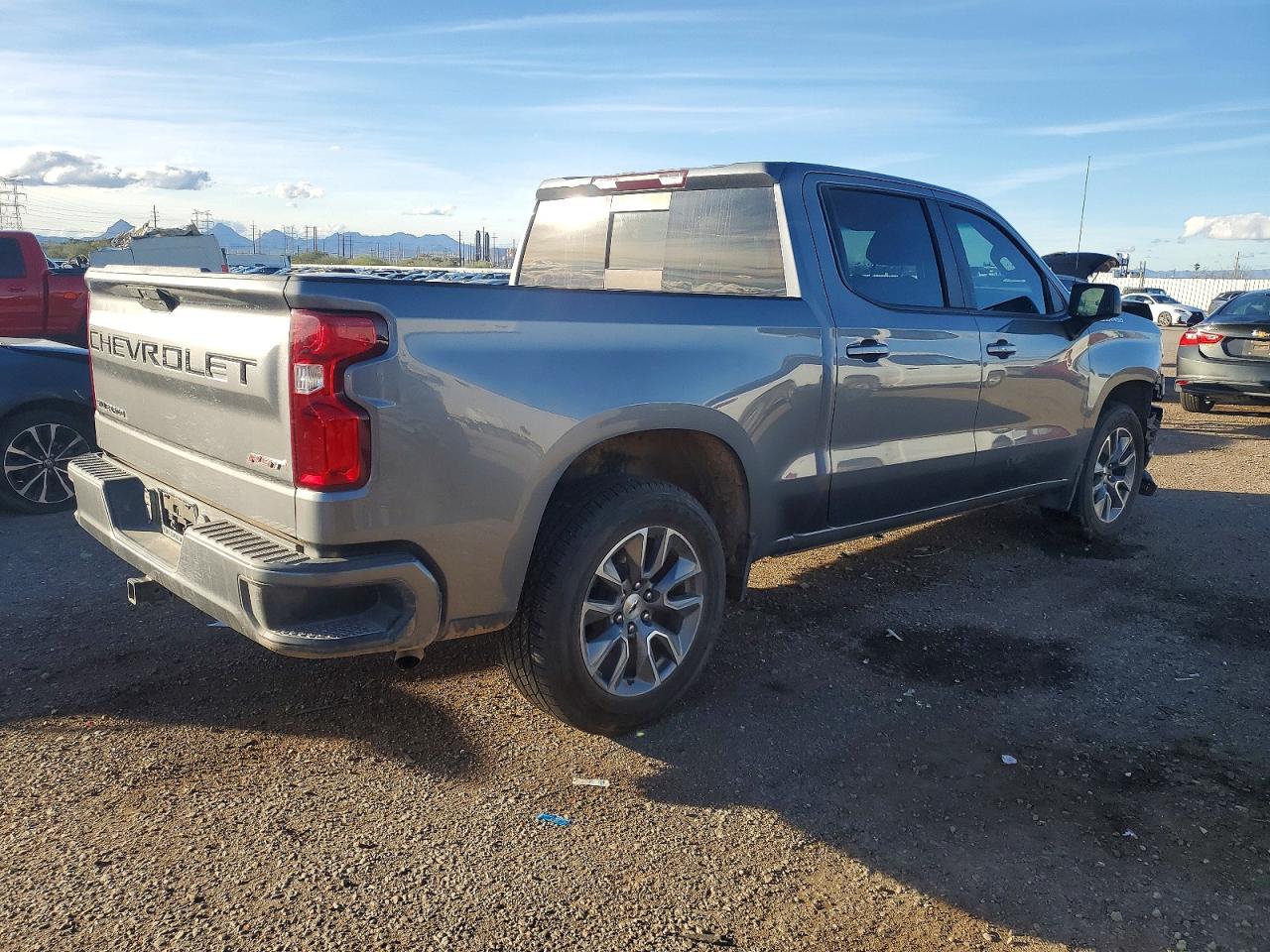 2020 CHEVROLET SILVERADO C1500 RST photo 3