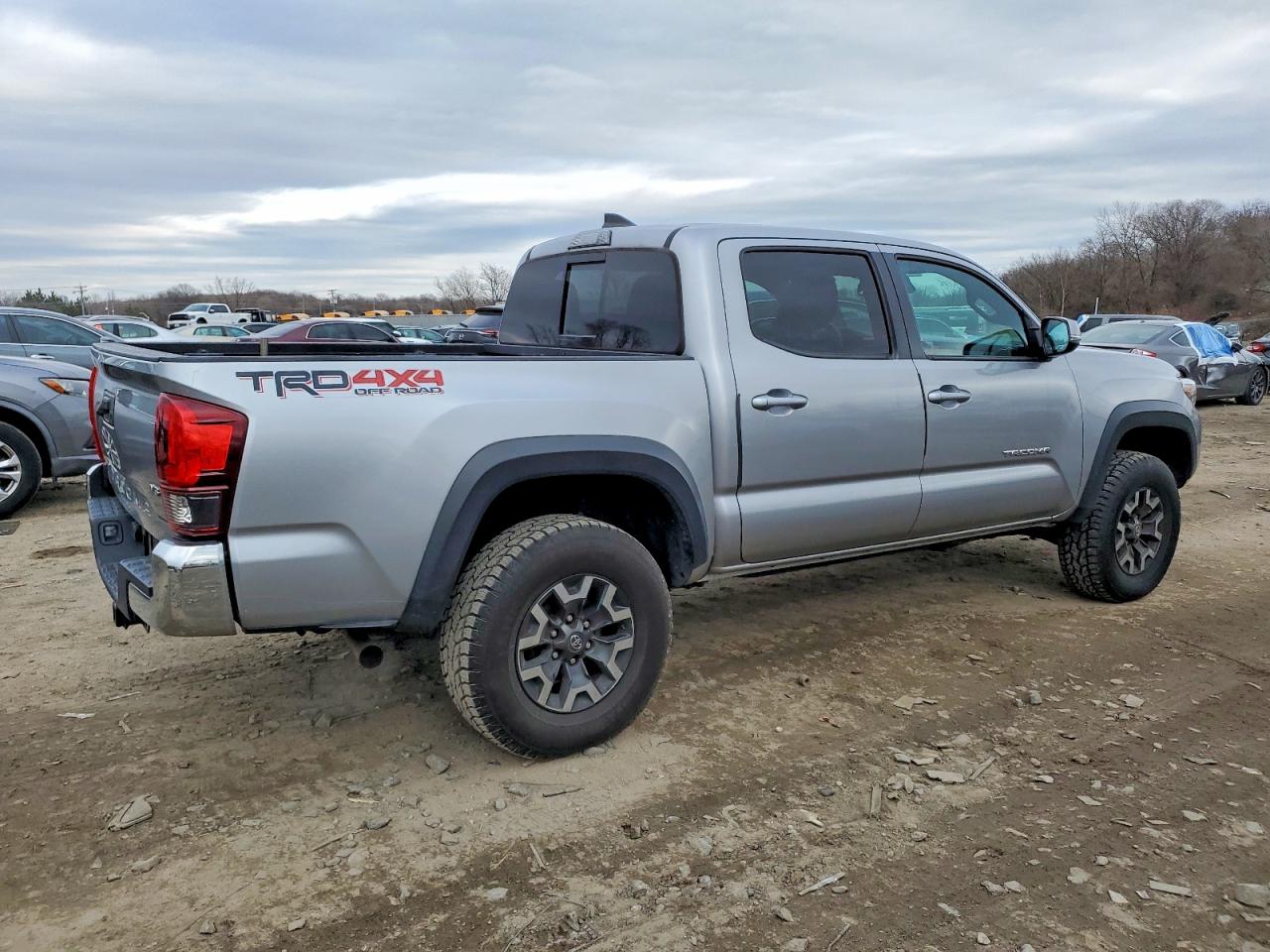 2019 TOYOTA TACOMA DOUBLE CAB photo 3