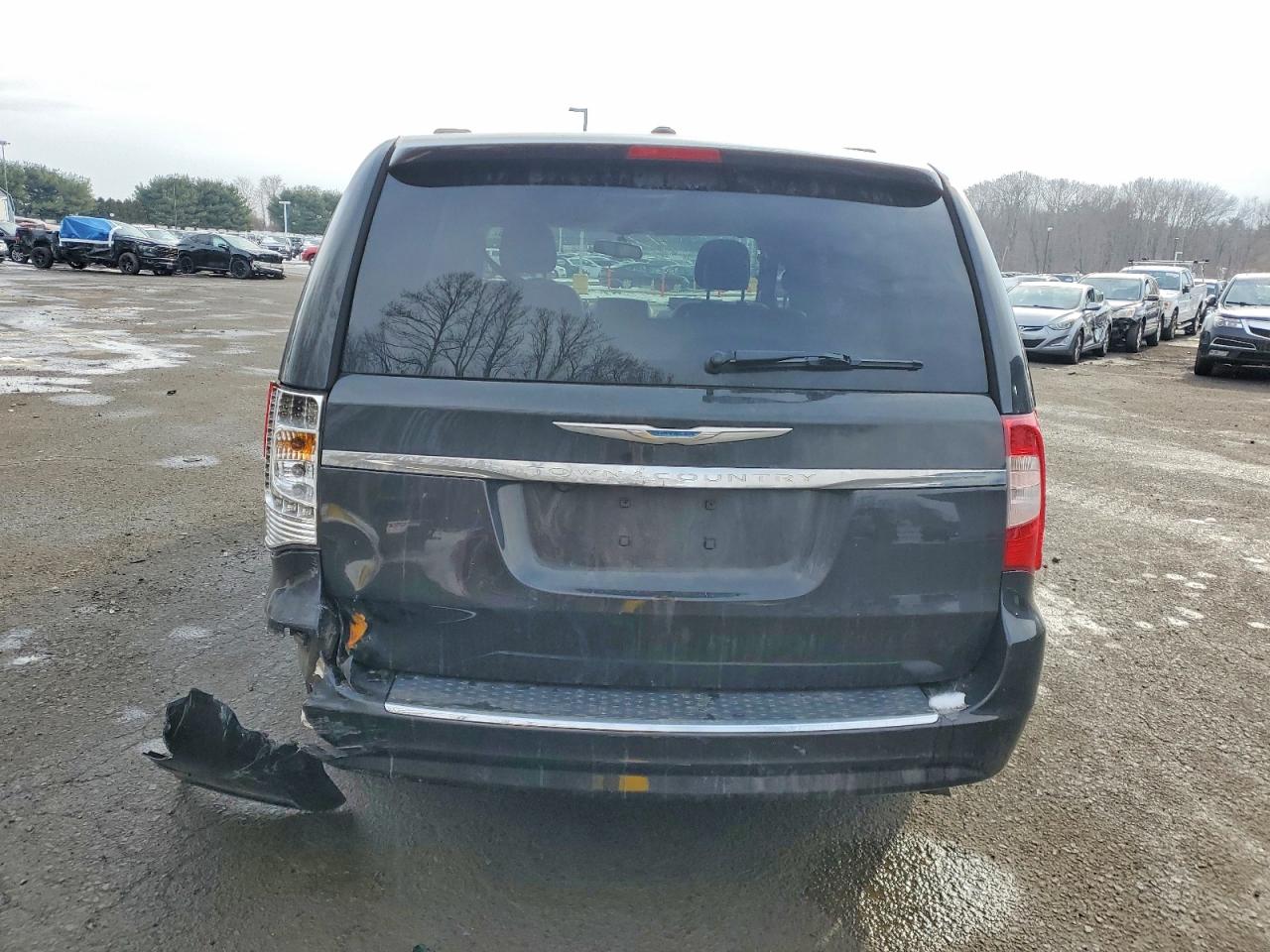 2015 CHRYSLER TOWN & COUNTRY TOURING photo 6