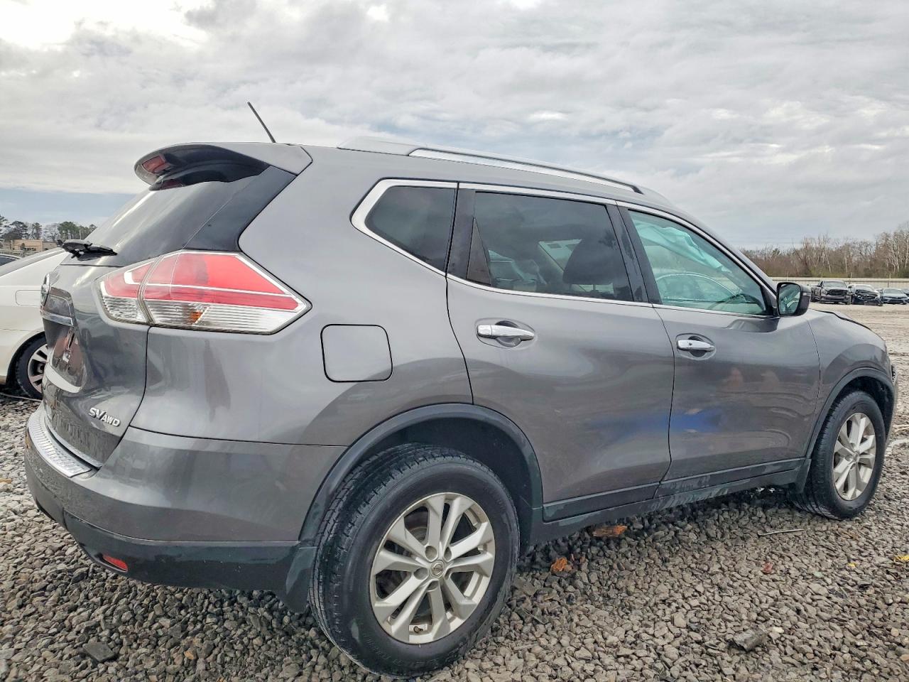 2016 NISSAN ROGUE SV photo 3