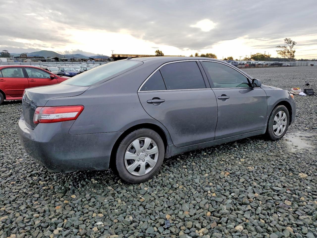 2011 TOYOTA CAMRY BASE photo 3