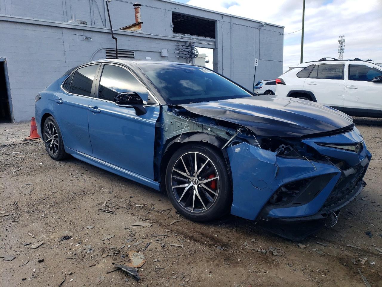 2023 TOYOTA CAMRY SE NIGHT SHADE photo 4