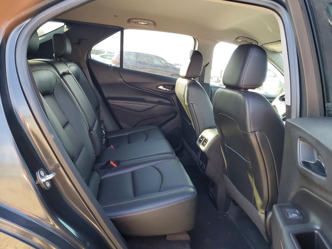 2018 CHEVROLET EQUINOX PREMIER photo 10
