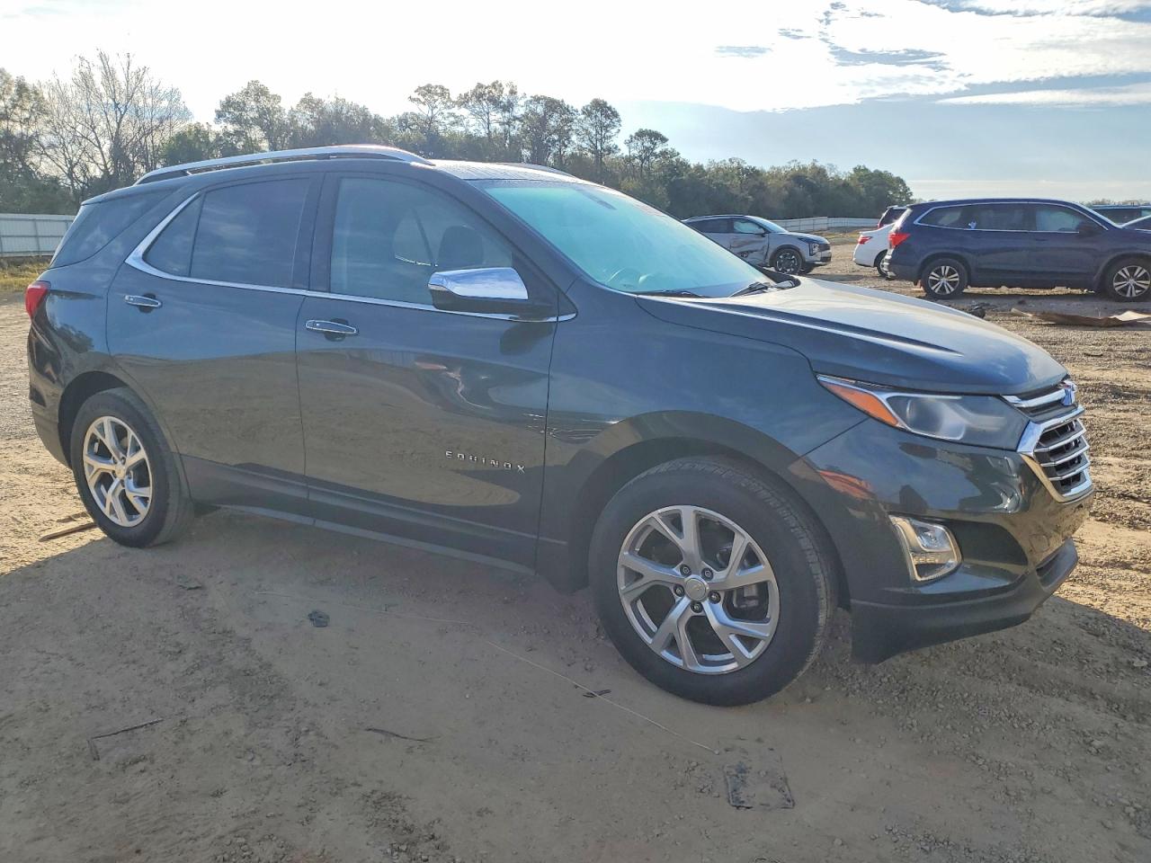 2018 CHEVROLET EQUINOX PREMIER photo 4
