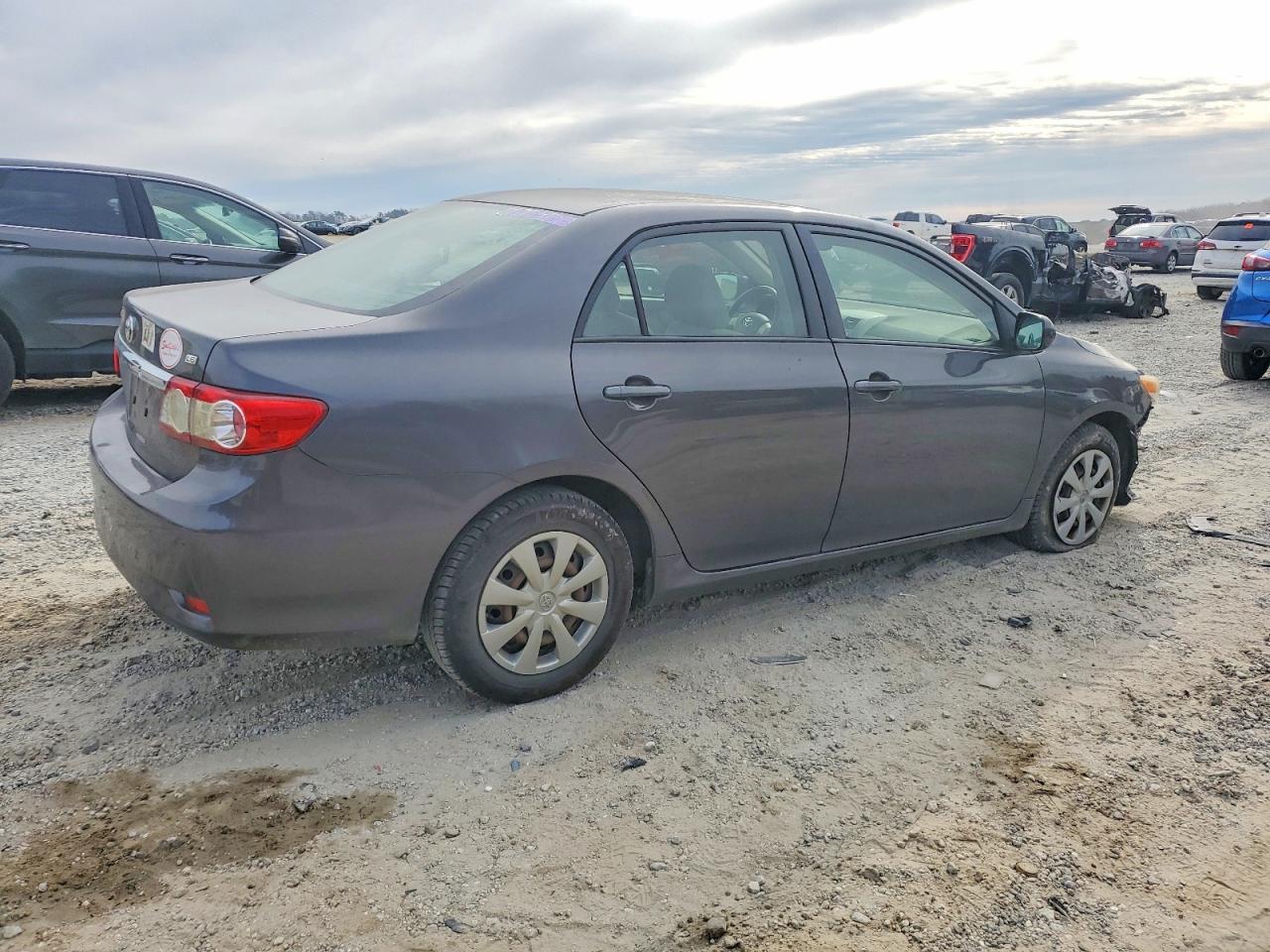 2011 TOYOTA COROLLA BASE photo 3