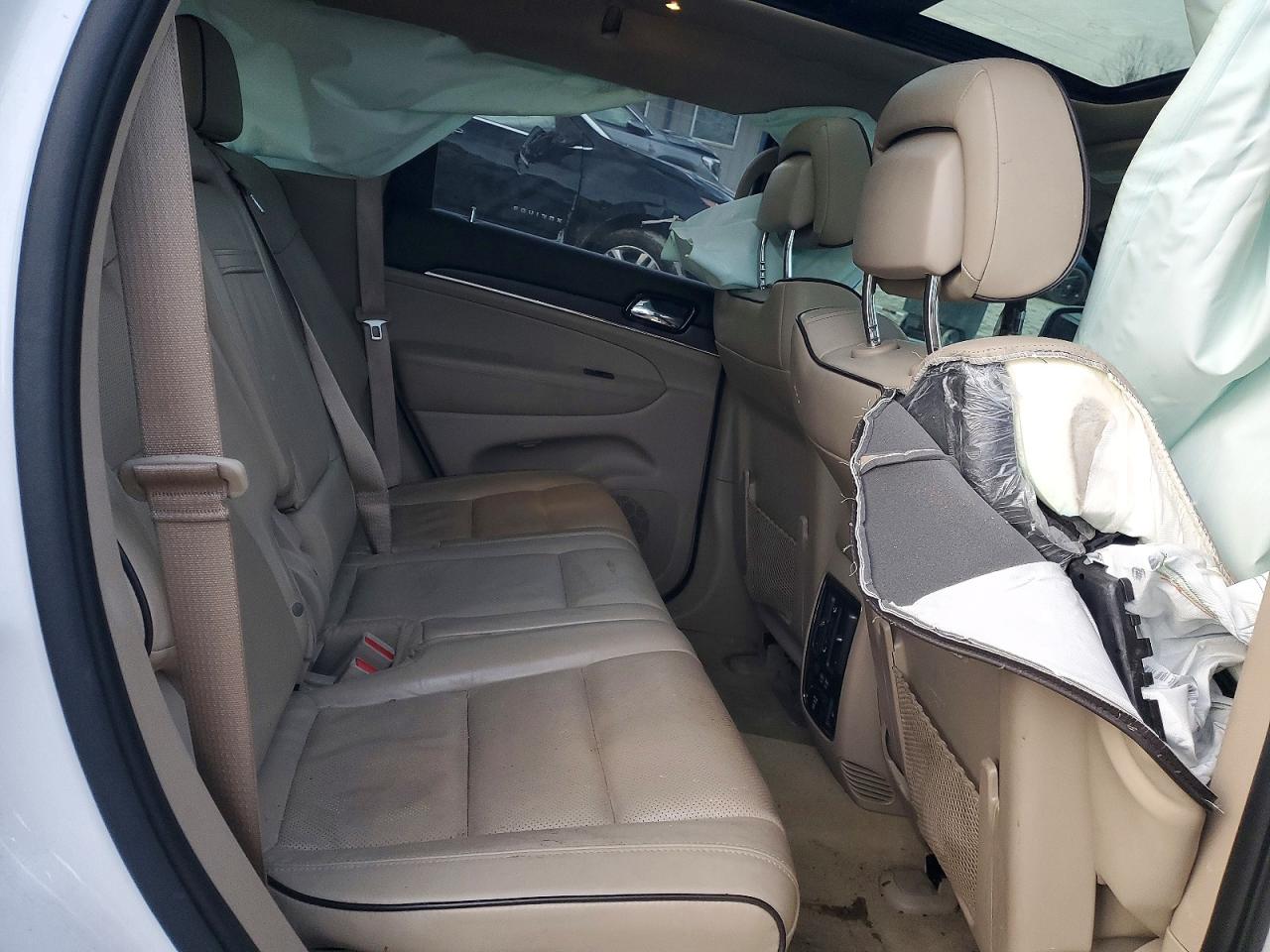 2020 JEEP GRAND CHEROKEE OVERLAND photo 11