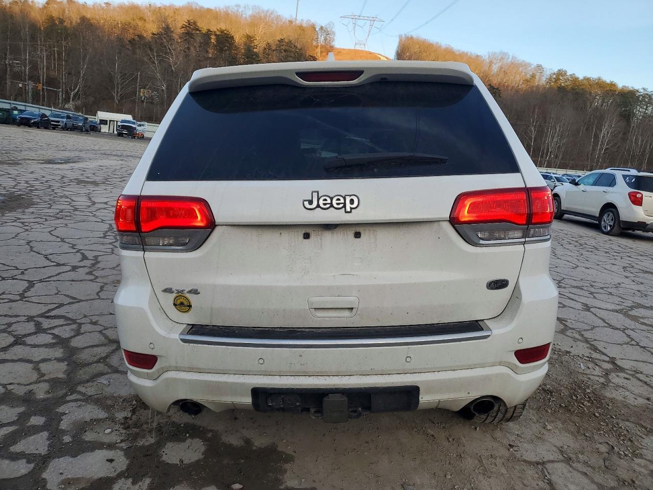 2020 JEEP GRAND CHEROKEE OVERLAND photo 6
