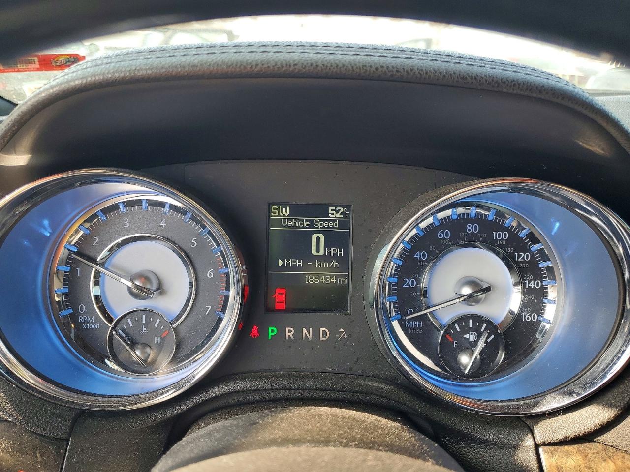 2011 CHRYSLER 300C photo 9