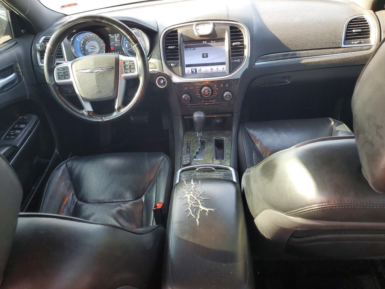 2011 CHRYSLER 300C photo 8