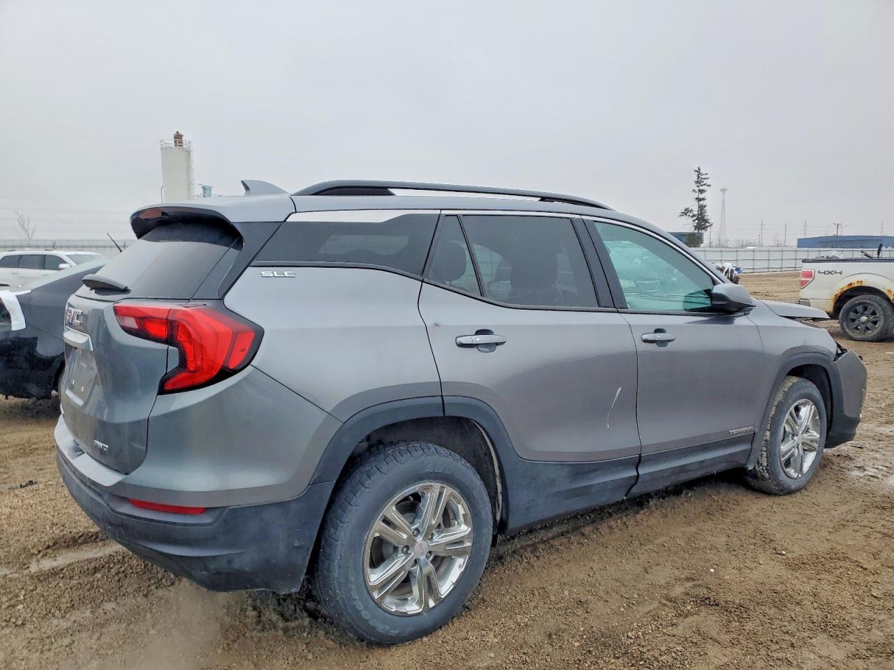 2020 GMC TERRAIN SLE photo 3