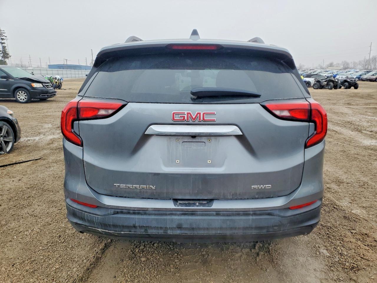2020 GMC TERRAIN SLE photo 6
