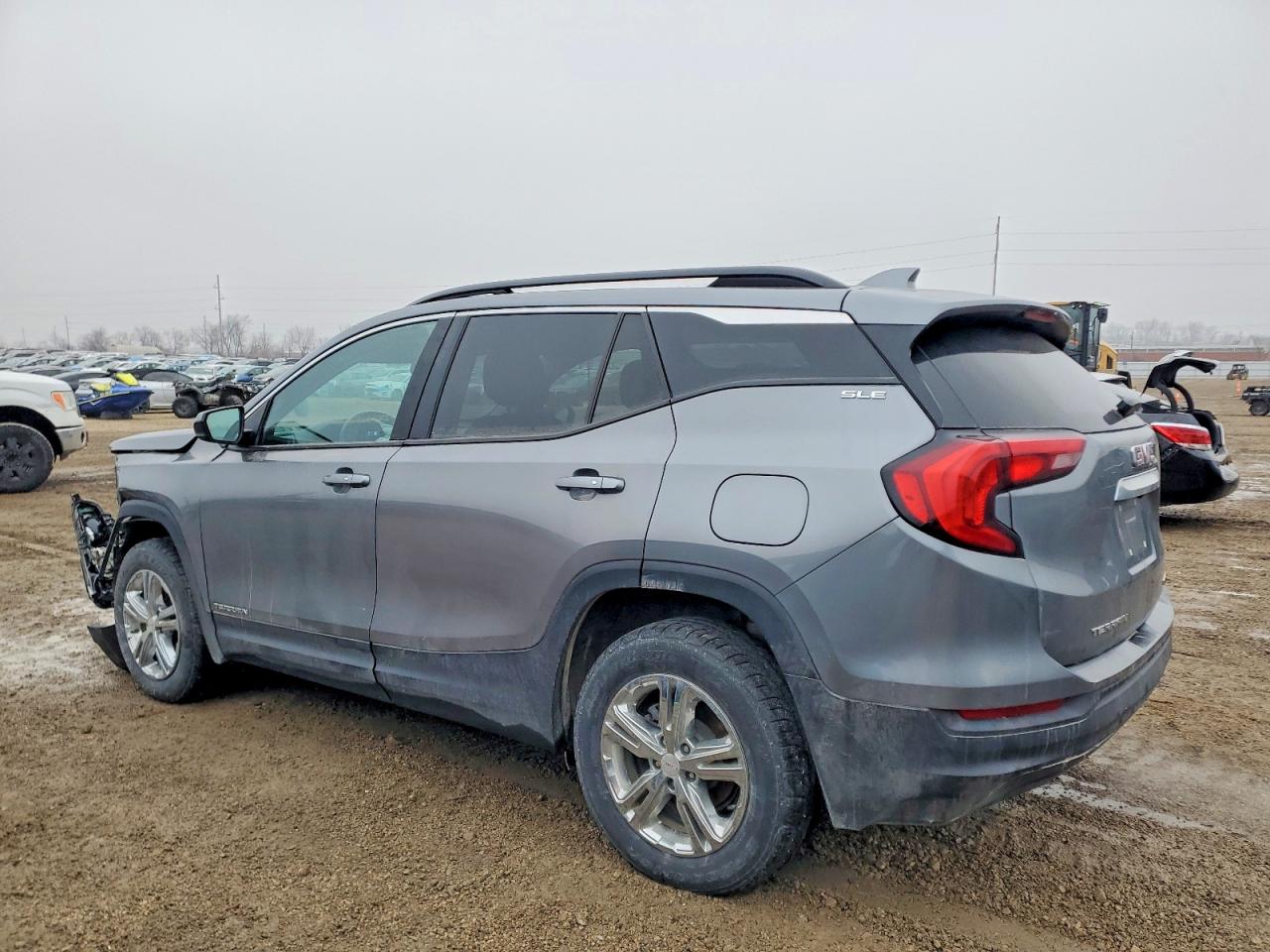 2020 GMC TERRAIN SLE photo 2