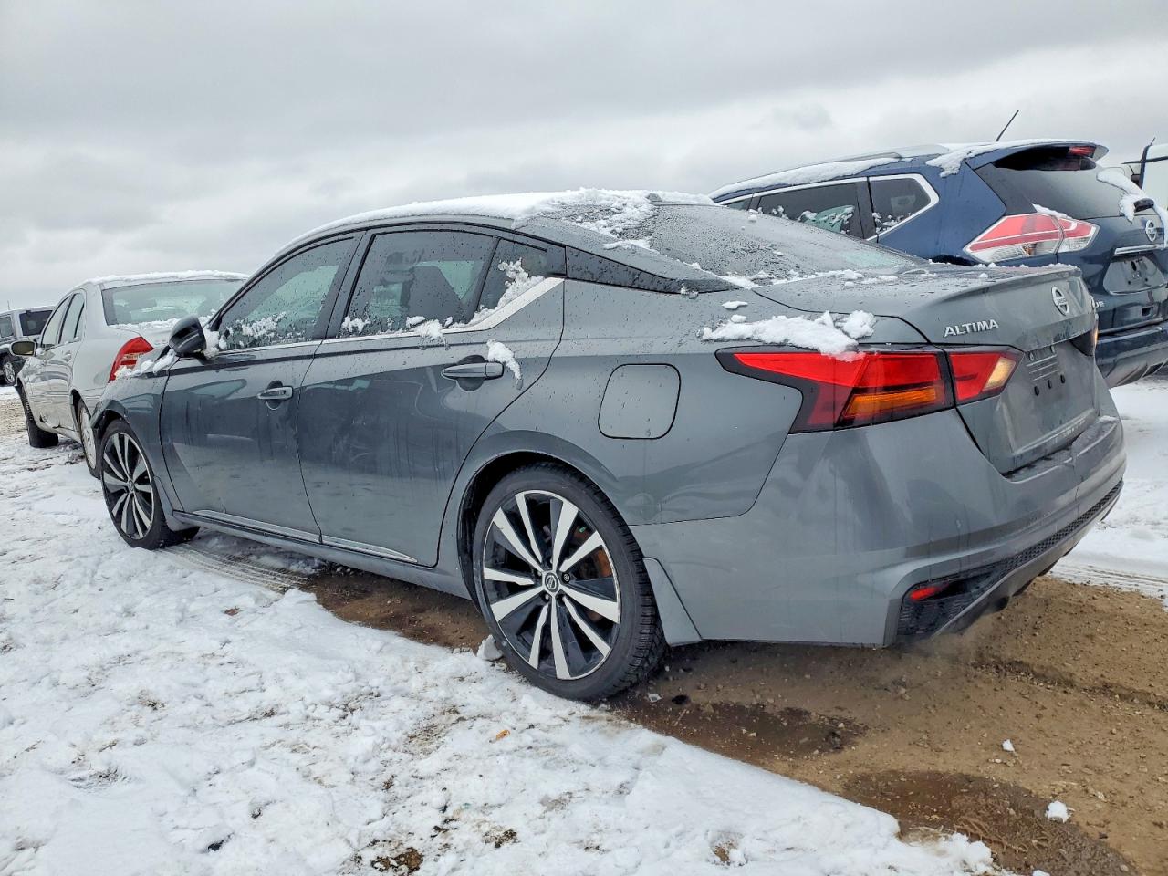 2019 NISSAN ALTIMA SR photo 2