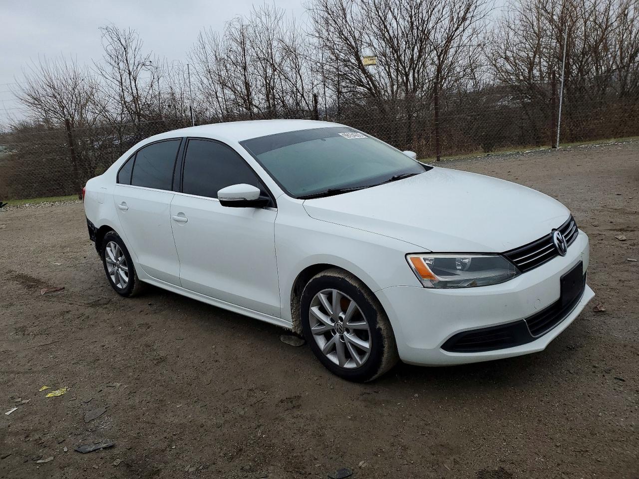 2014 VOLKSWAGEN JETTA SE photo 4