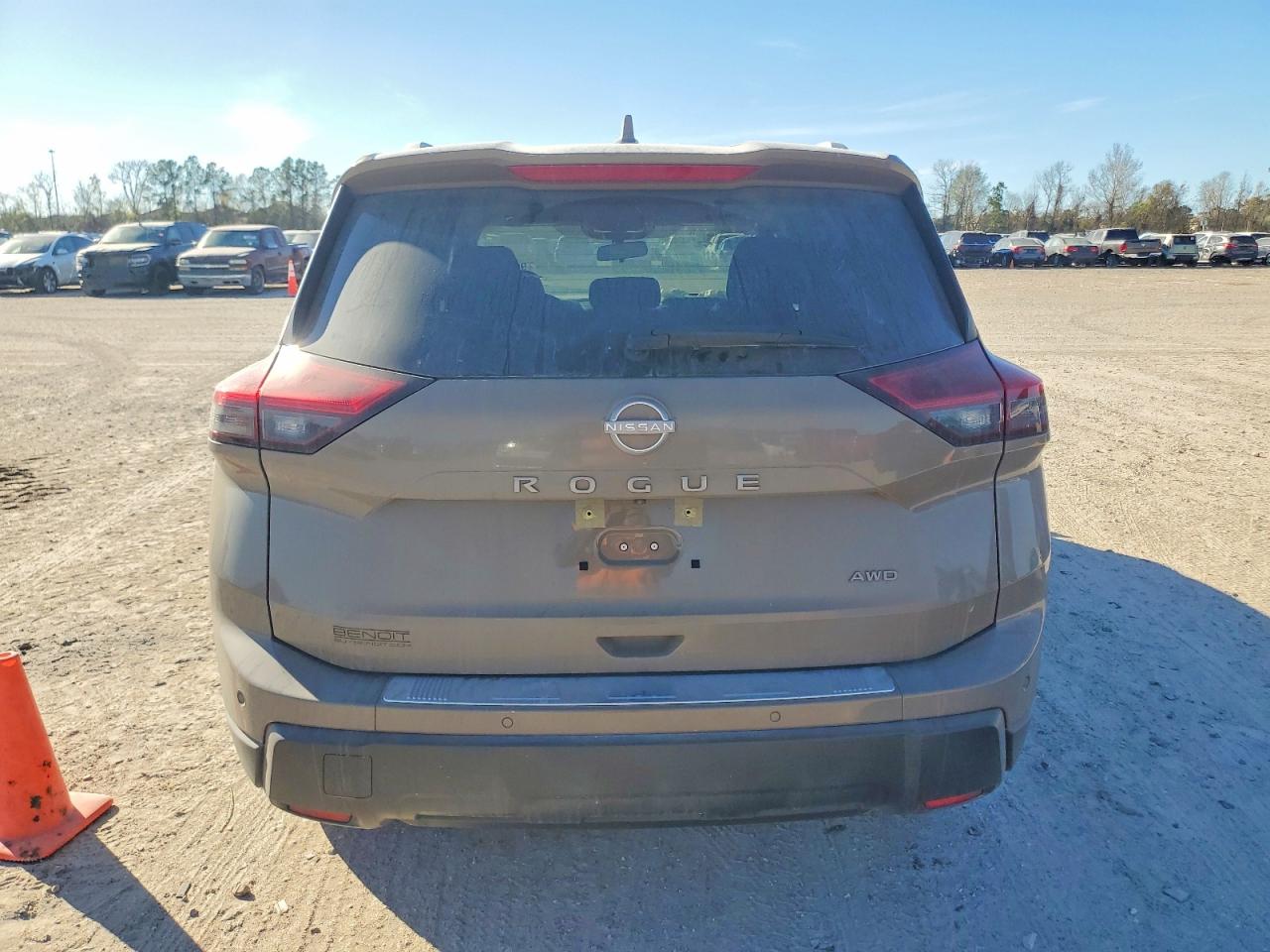 2025 NISSAN ROGUE SV photo 6