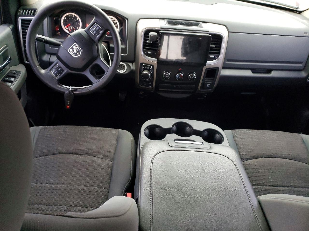 2014 RAM 1500 SLT photo 8