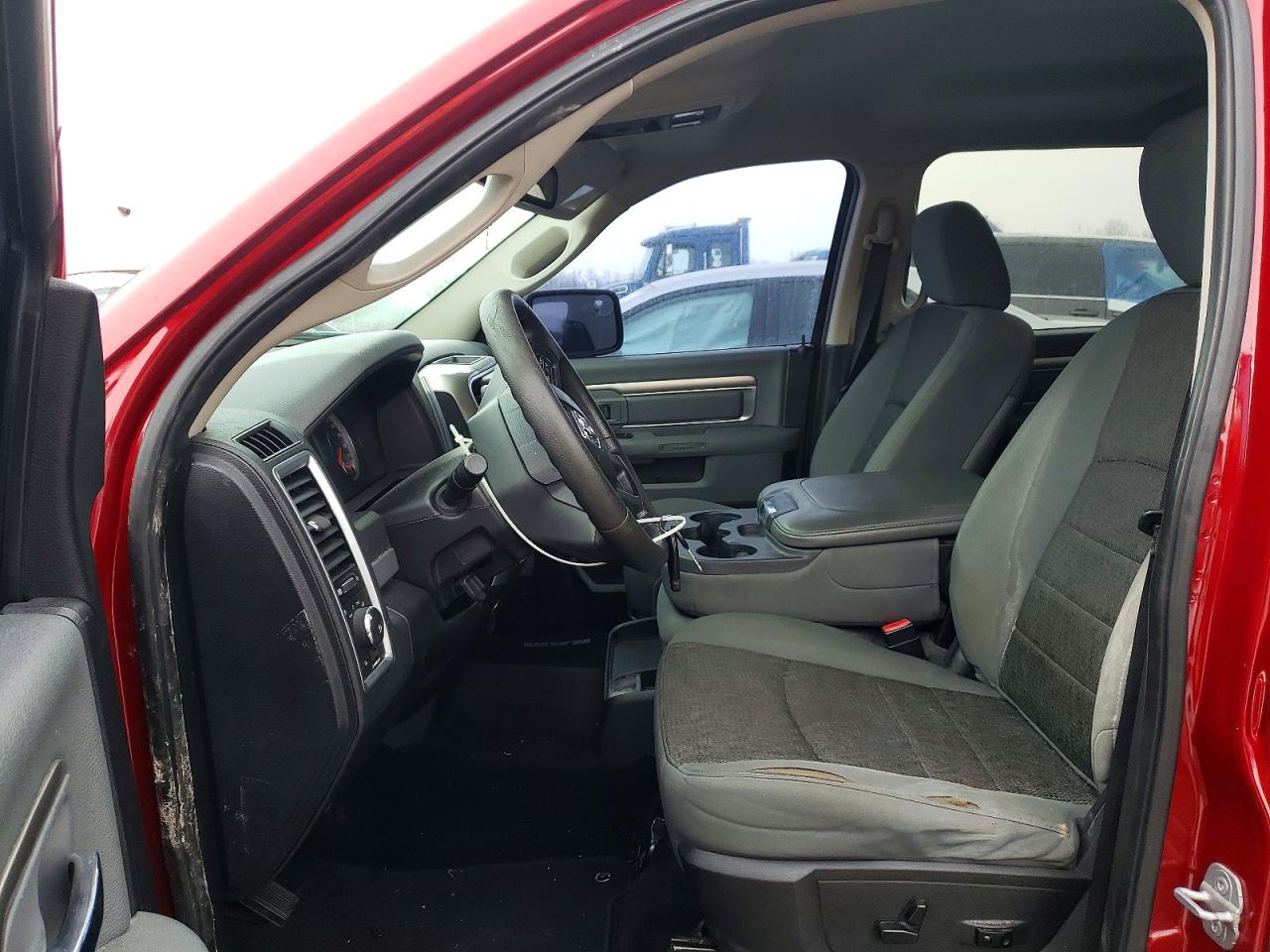 2014 RAM 1500 SLT photo 7