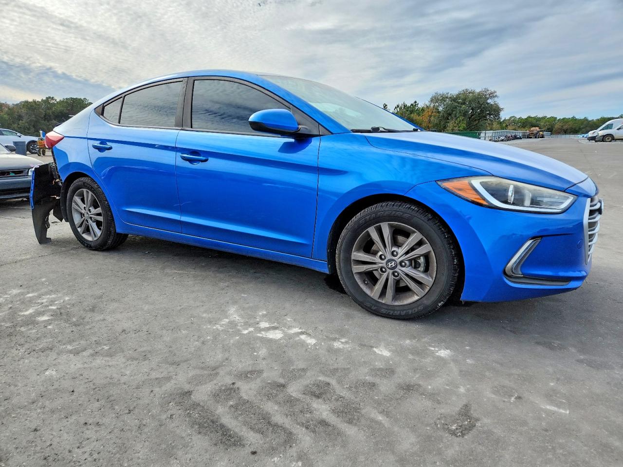 2017 HYUNDAI ELANTRA photo 4