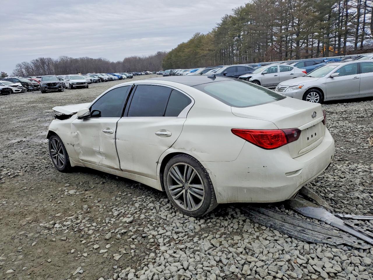 2015 INFINITI Q50 BASE photo 2