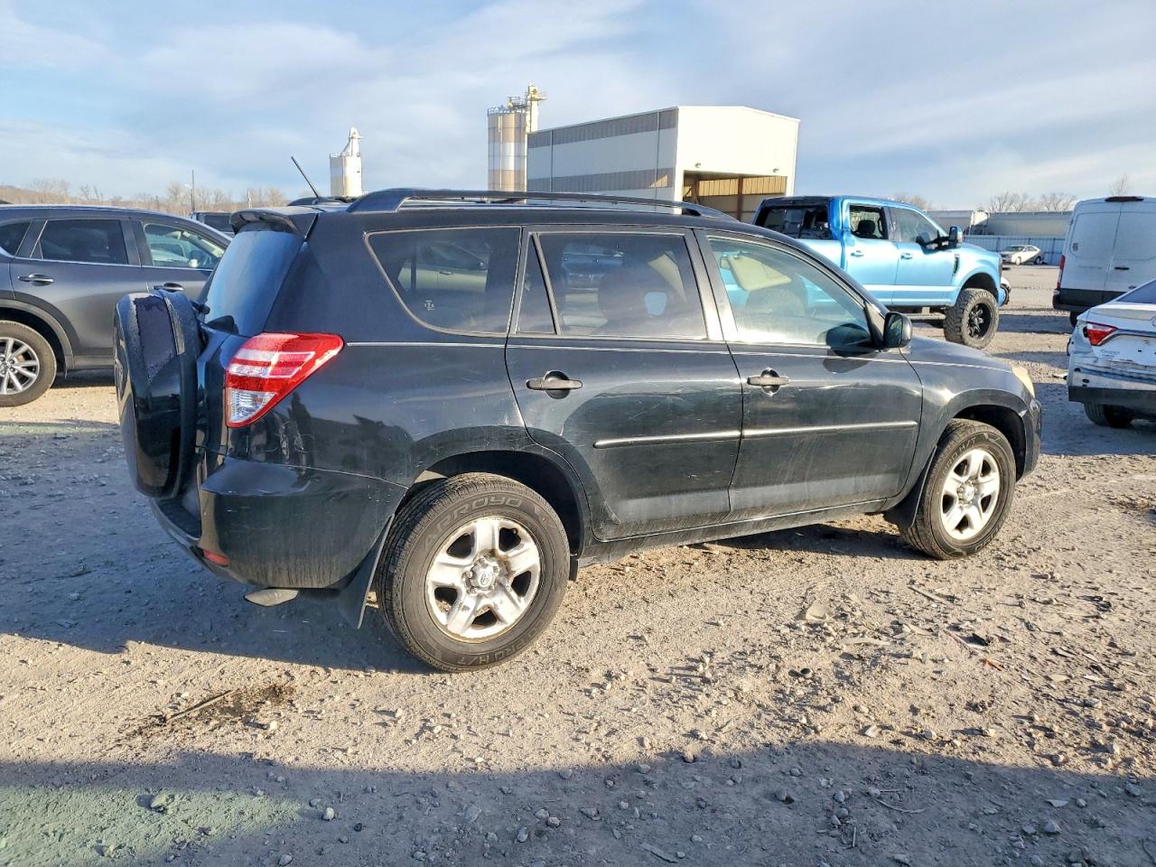 2010 TOYOTA RAV4 photo 3