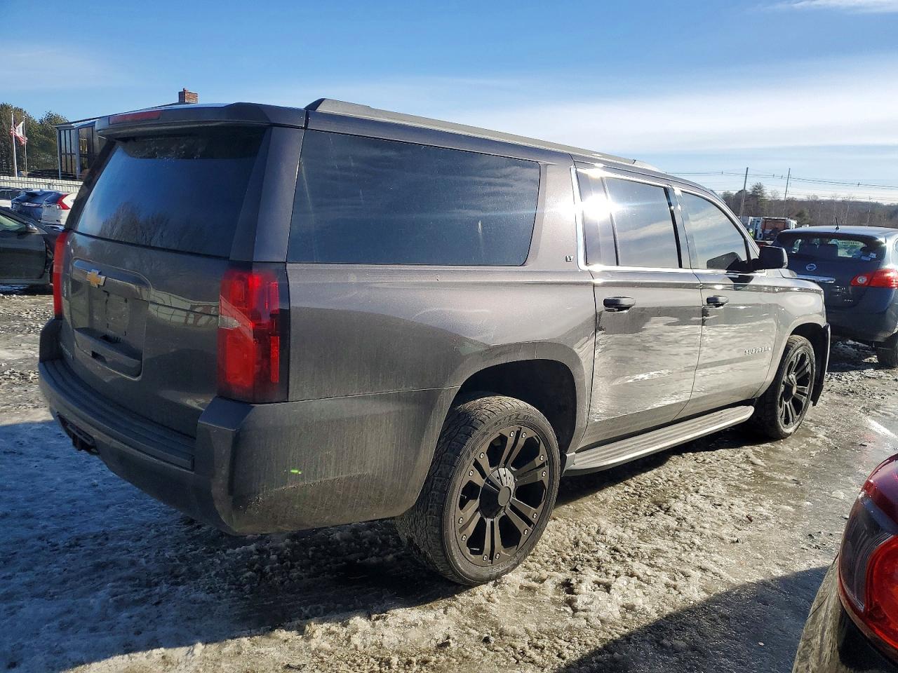 2018 CHEVROLET SUBURBAN C1500 LT photo 3